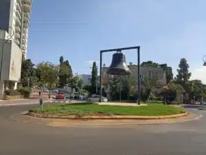 פרויקטים - פעמון ענק